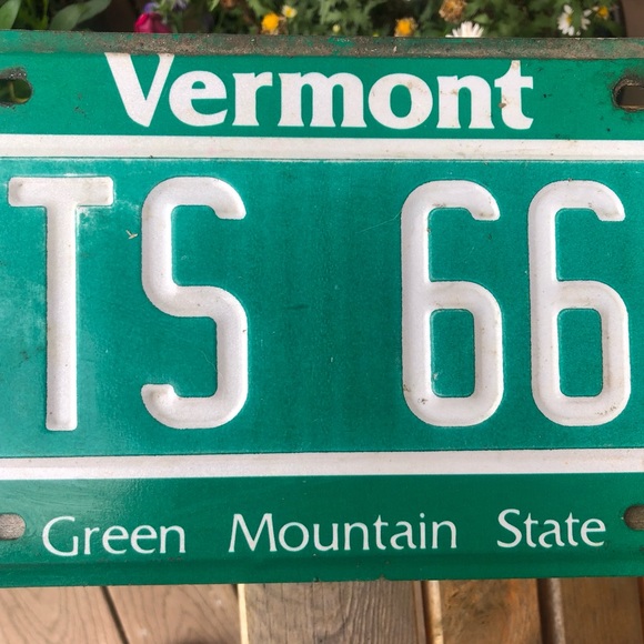 Vermont License Tag Green Mountain State FTS 663 Retired August 2016 Authentic - Picture 7 of 12